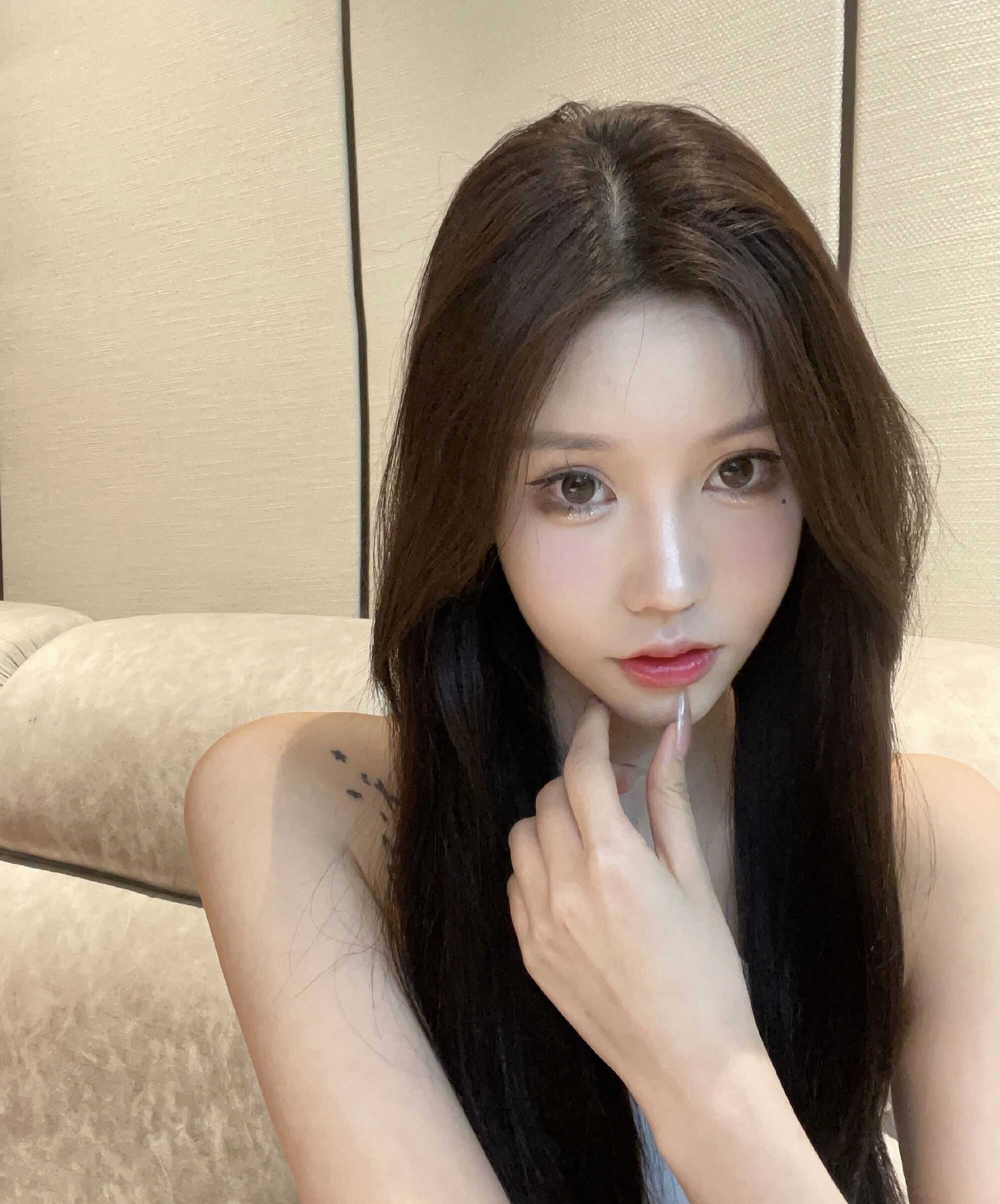 年轻貌美，爱不释手 呻.吟.声动听，