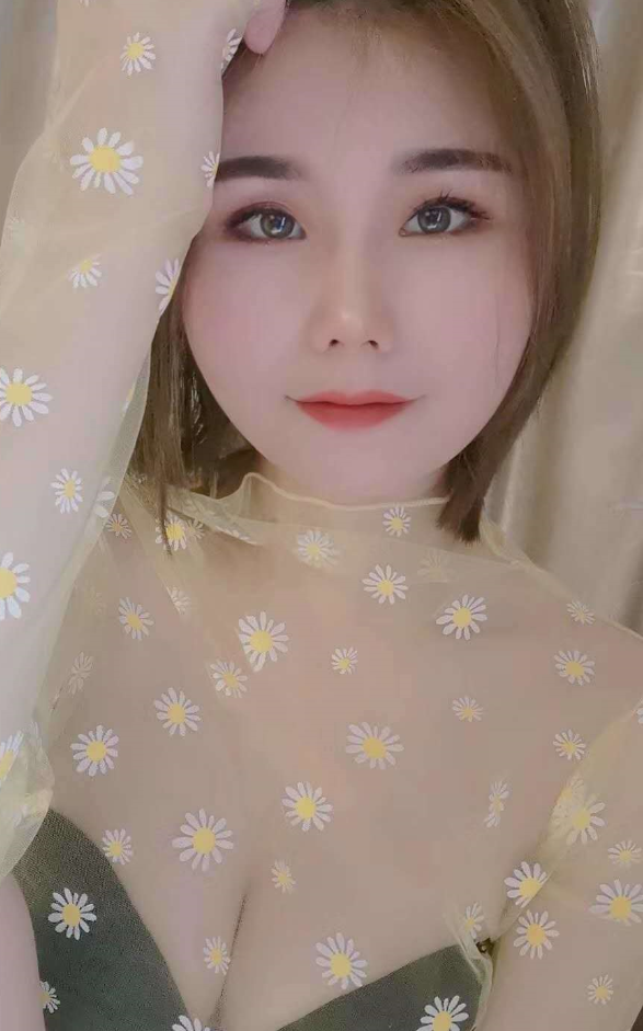 验证舒圆，身材娇小，奶子软，服务仔细